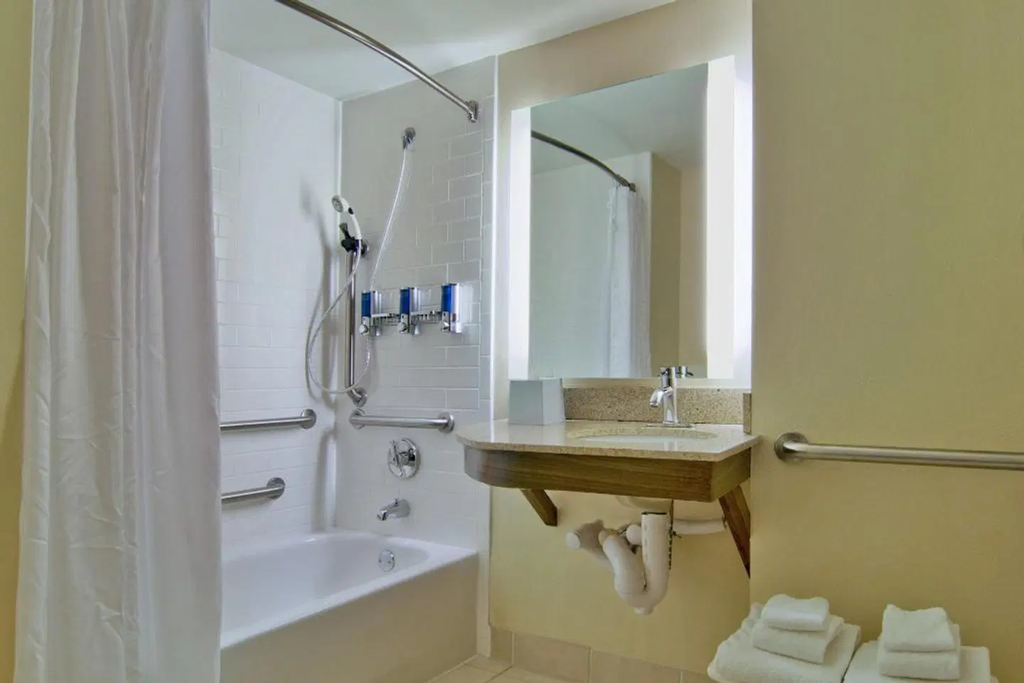 Four Points by Sheraton Nashville Airport Badezimmer