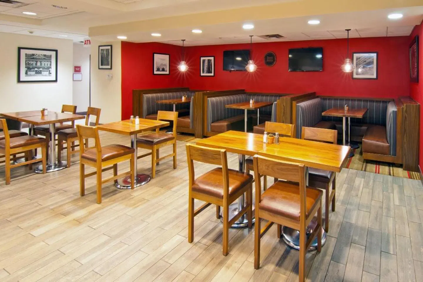Four Points by Sheraton Nashville Airport Bar