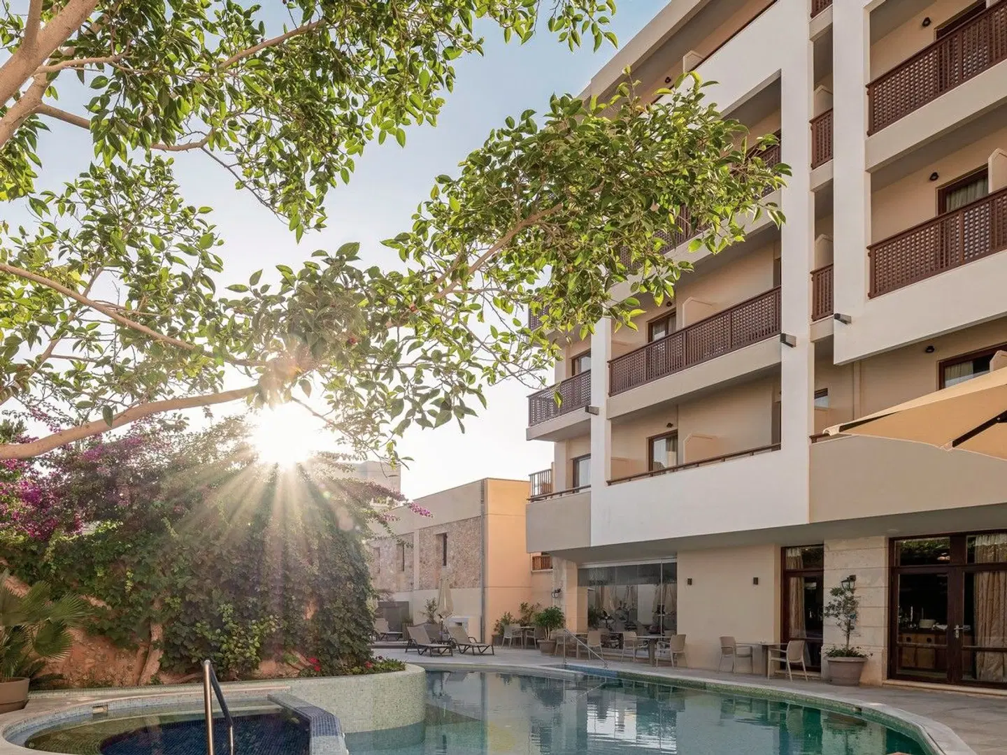 Ideon OUTDOOR_POOL