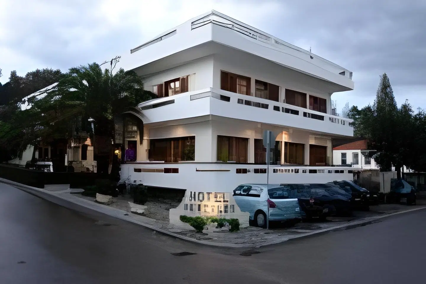 Hercules EXTERIOR