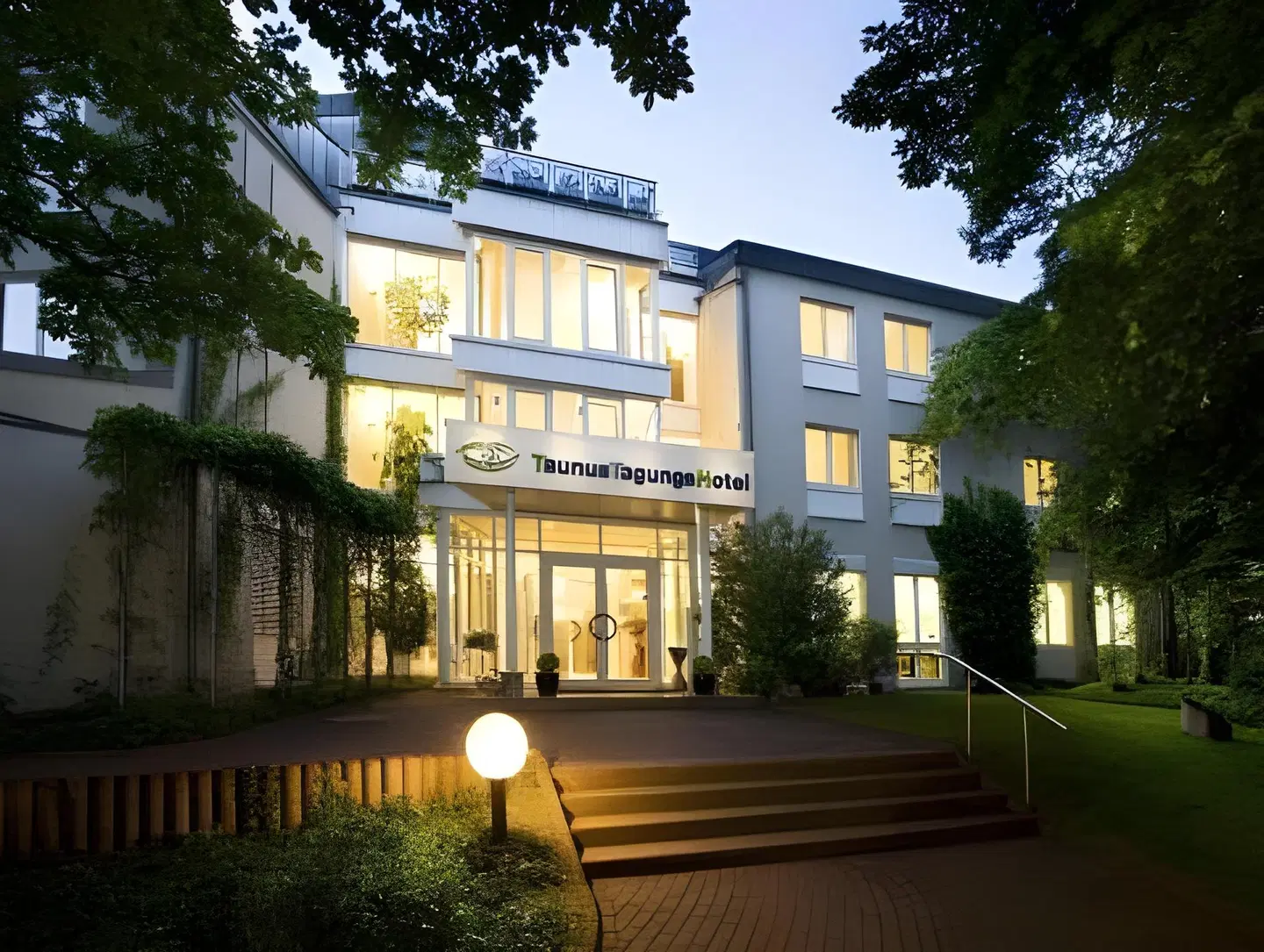 TaunusTagungsHotel EXTERIOR