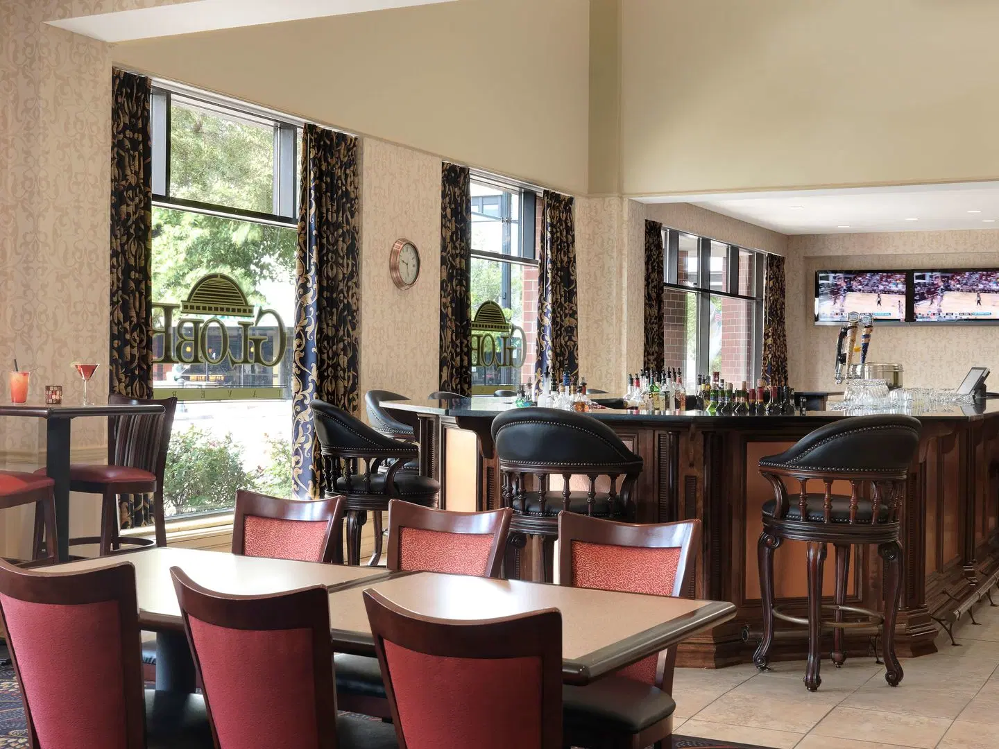 President Abraham Lincoln Springfield - a DoubleTree by Hilton Hotel Bar