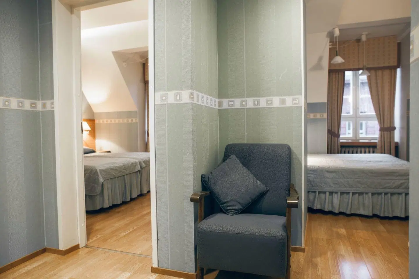 Anna ROOM_EXAMPLE