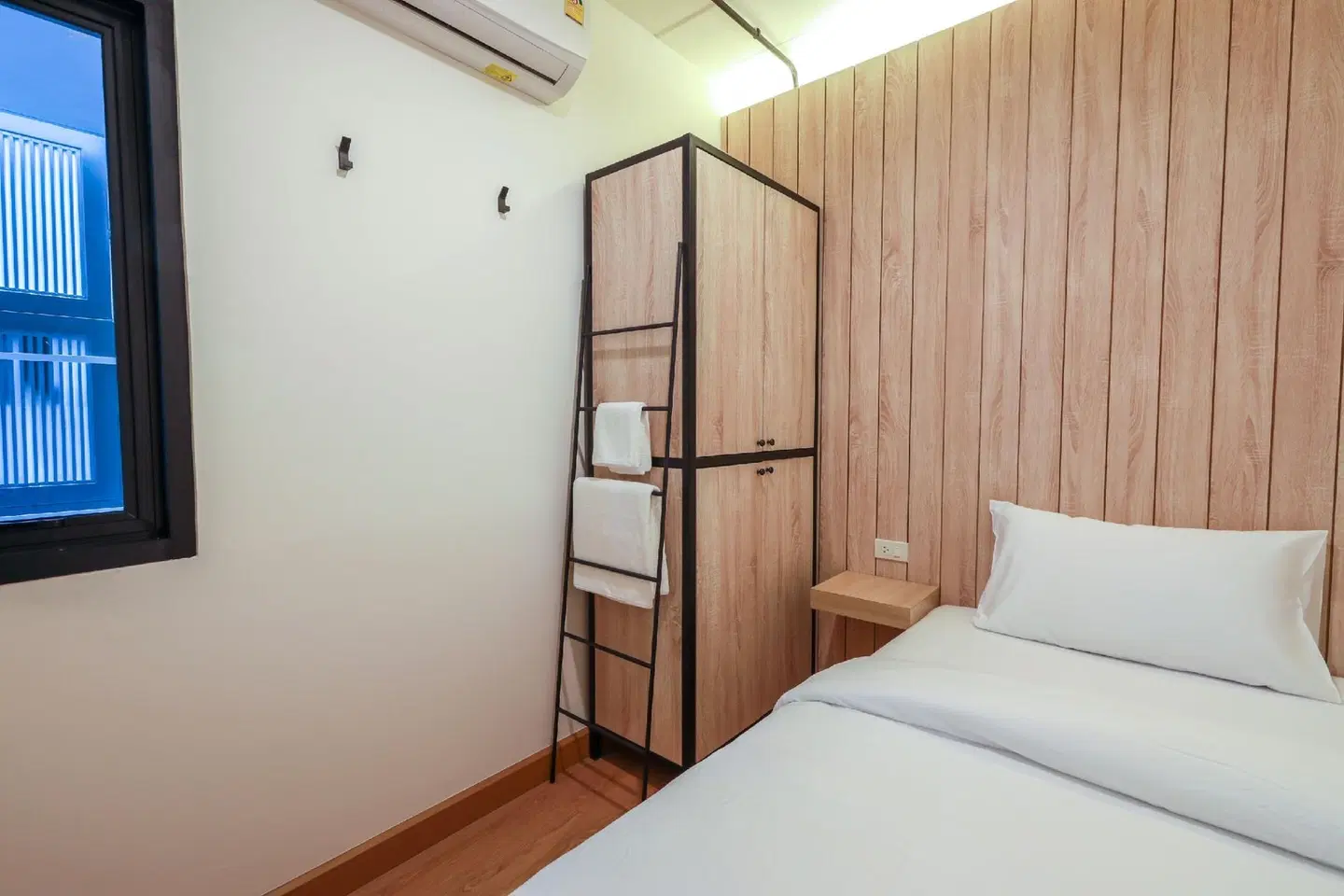 Siam Subway Hostel and Café ROOM_EXAMPLE