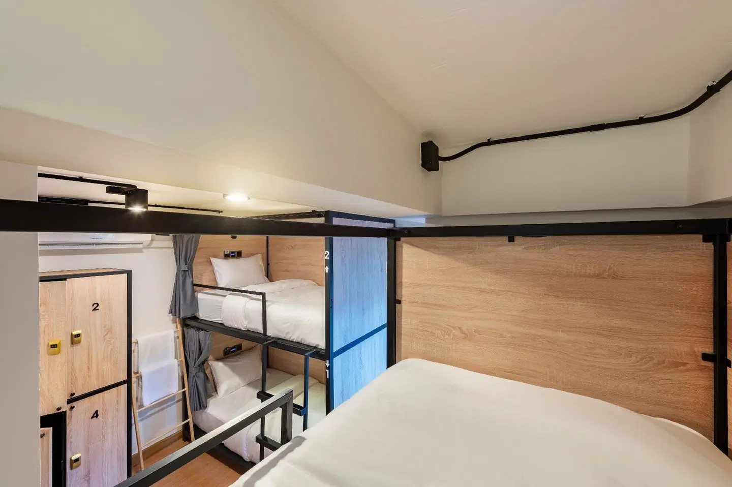 Siam Subway Hostel and Café ROOM_EXAMPLE