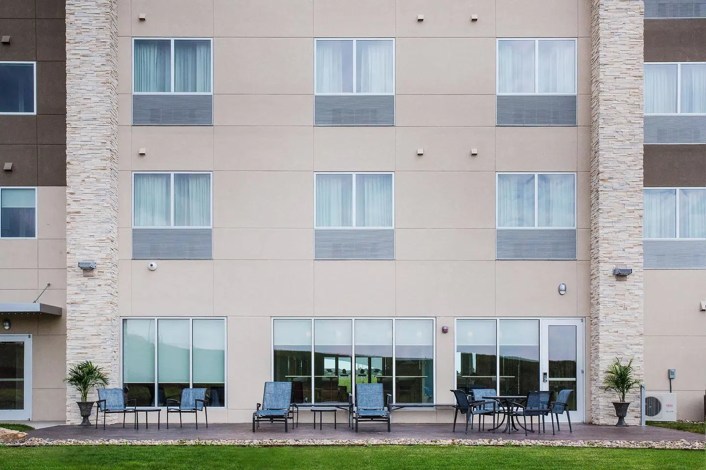 Holiday Inn Express & Suites Rapid City - Rushmore South by IHG EXTERIOR