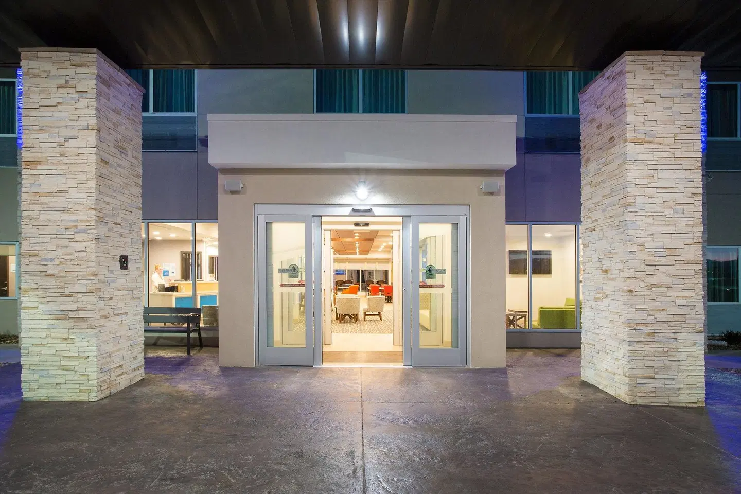 Holiday Inn Express & Suites Rapid City - Rushmore South by IHG EXTERIOR