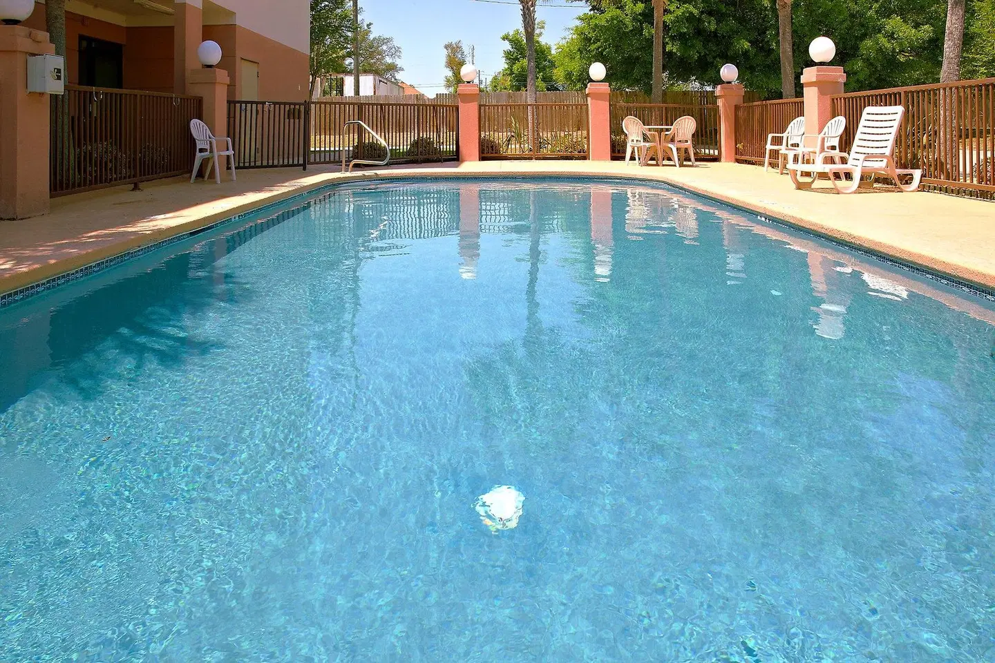 Holiday Inn Express Biloxi - Beach Blvd by IHG OUTDOOR_POOL