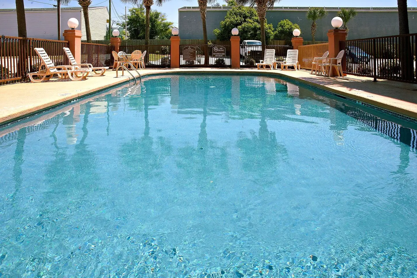 Holiday Inn Express Biloxi - Beach Blvd by IHG OUTDOOR_POOL