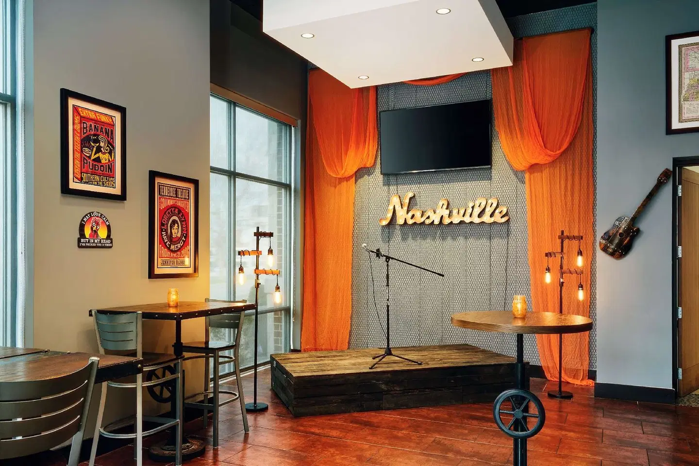 Hilton Garden Inn Nashville Downtown/Convention Center Bar