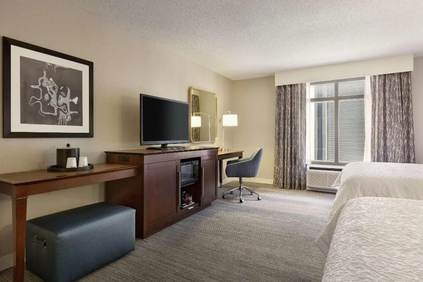 Hampton Inn & Suites Nashville-Downtown ROOM_EXAMPLE