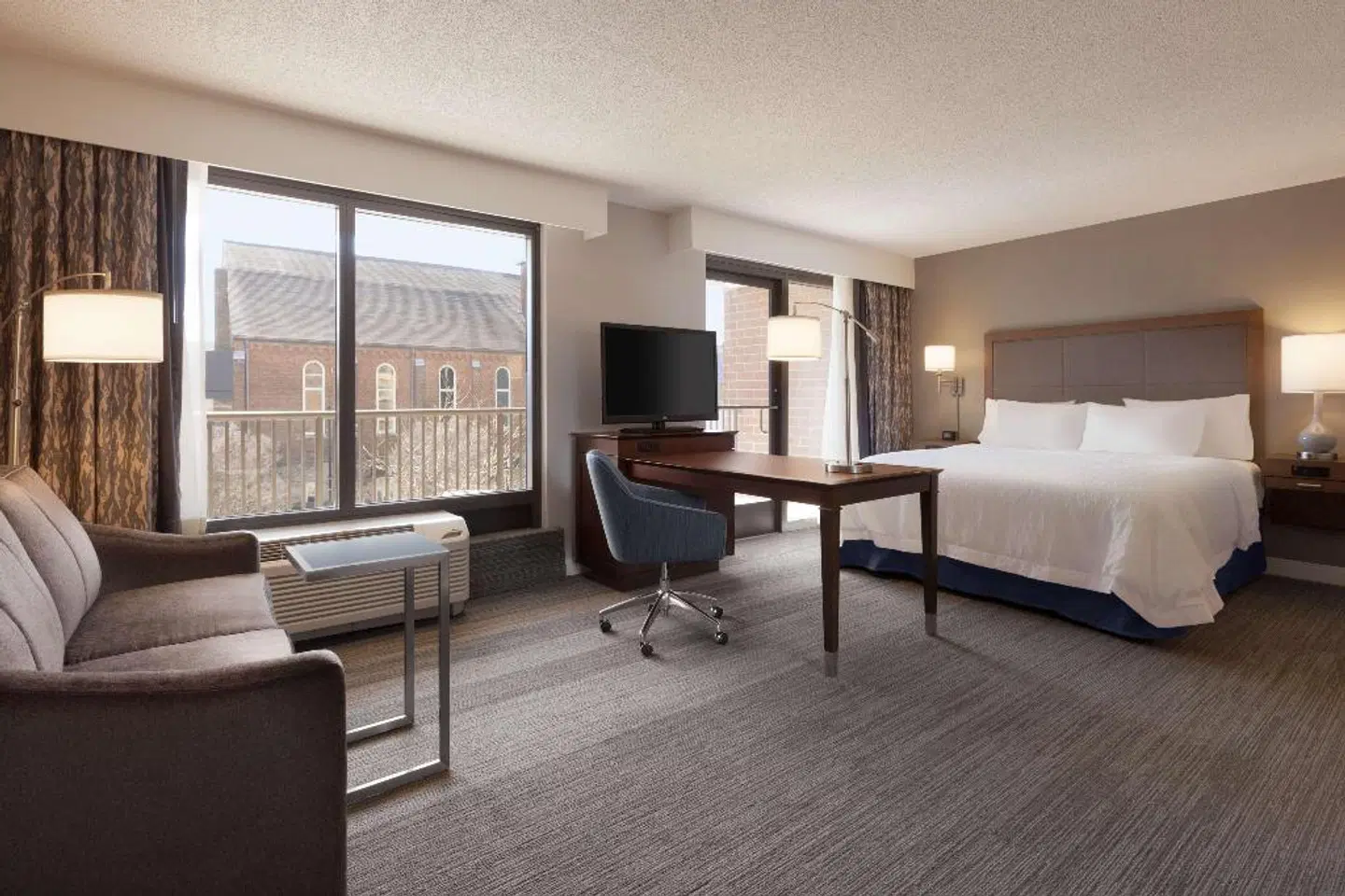 Hampton Inn & Suites Nashville-Downtown ROOM_EXAMPLE