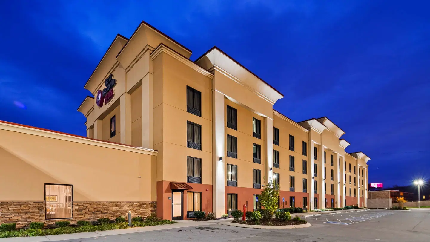 Best Western Plus Sunrise Inn EXTERIOR