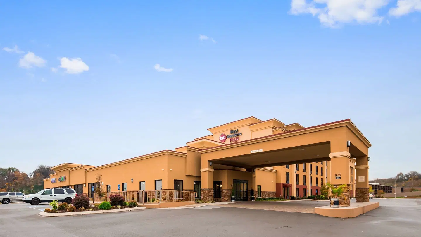 Best Western Plus Sunrise Inn EXTERIOR