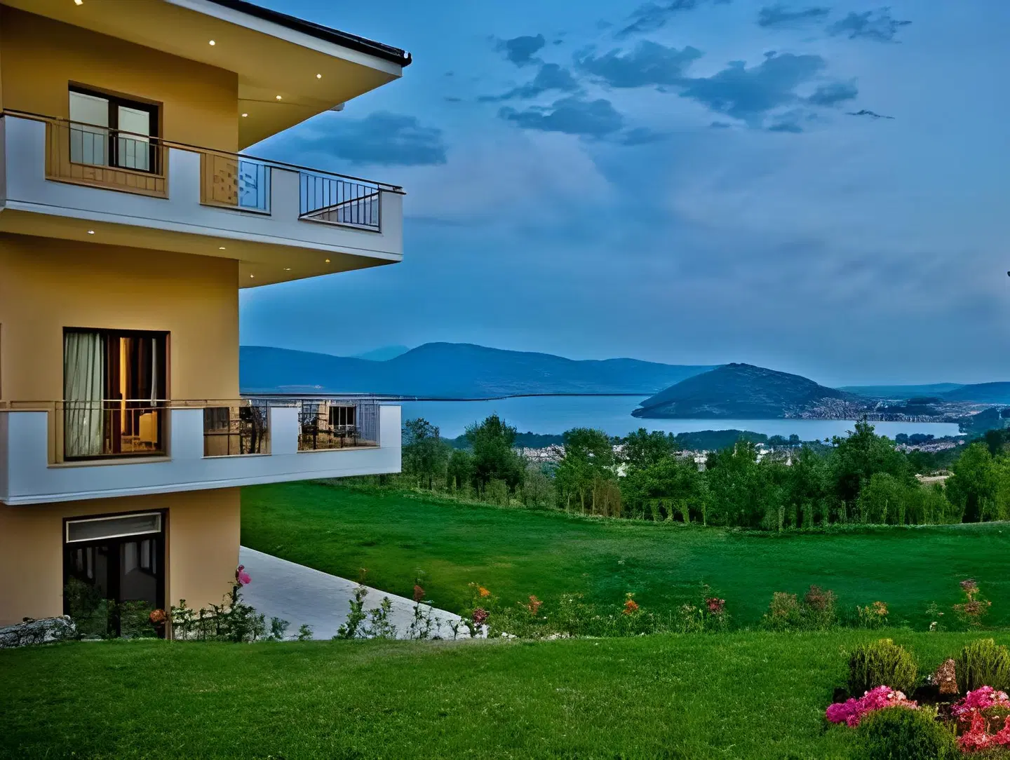 Enastron View Hotel Garten
