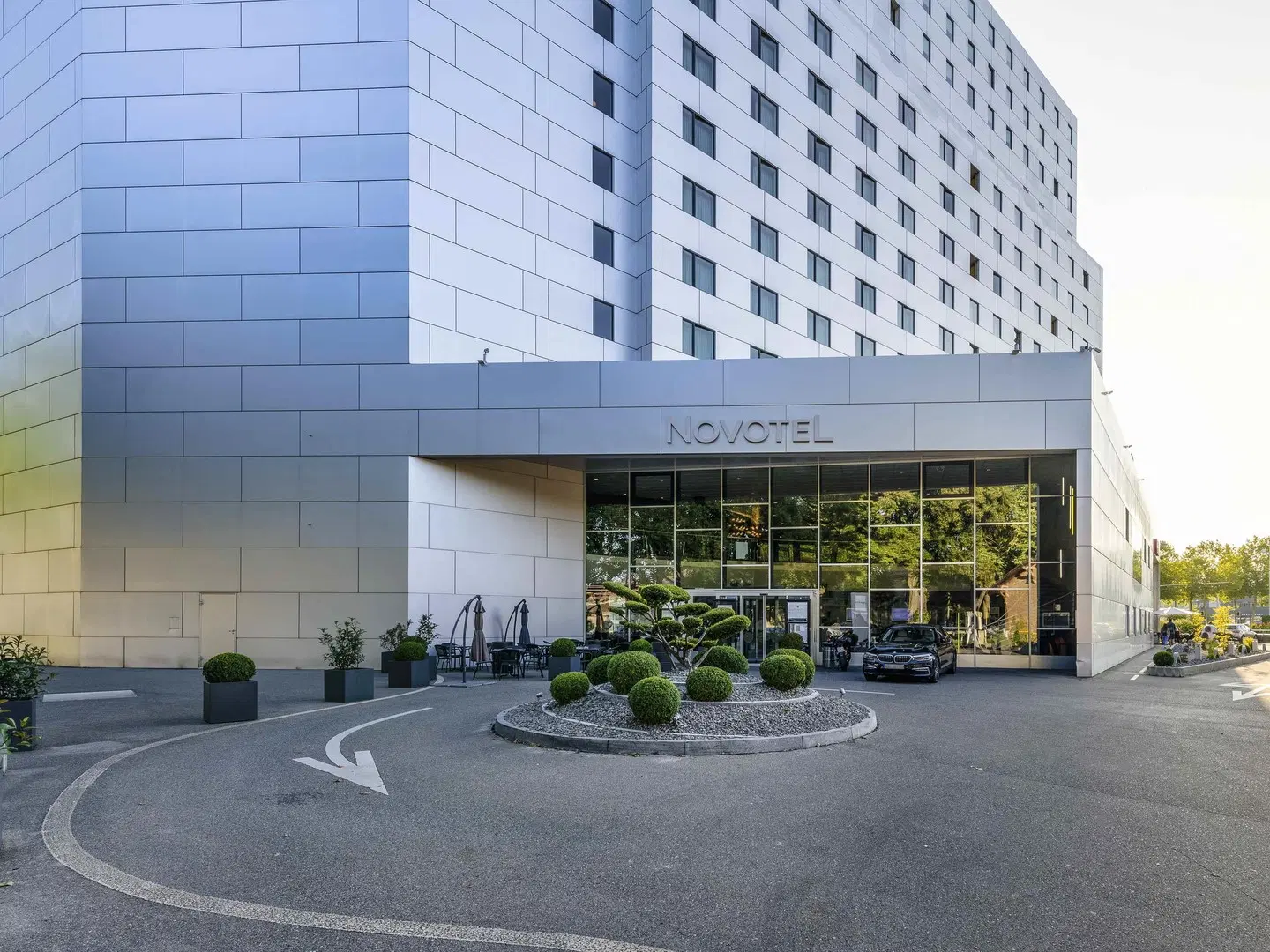Novotel Bern Expo Hotel EXTERIOR