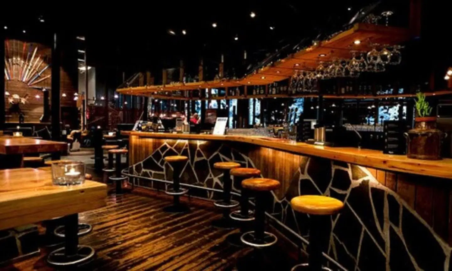 PyhäSuites Bar