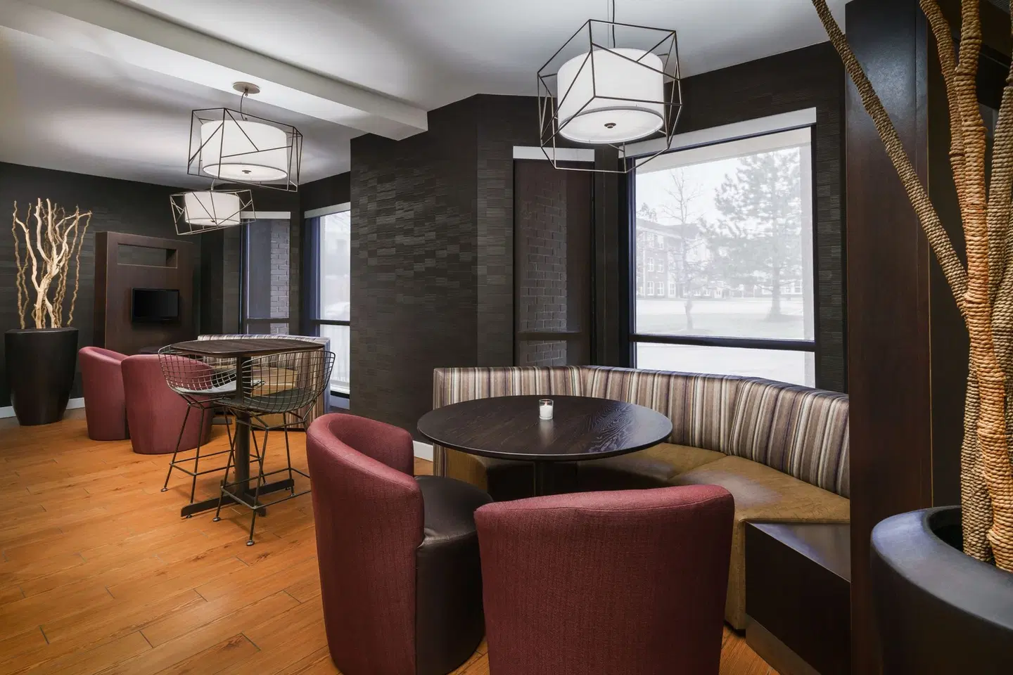 Courtyard by Marriott Chicago Bloomingdale Bar