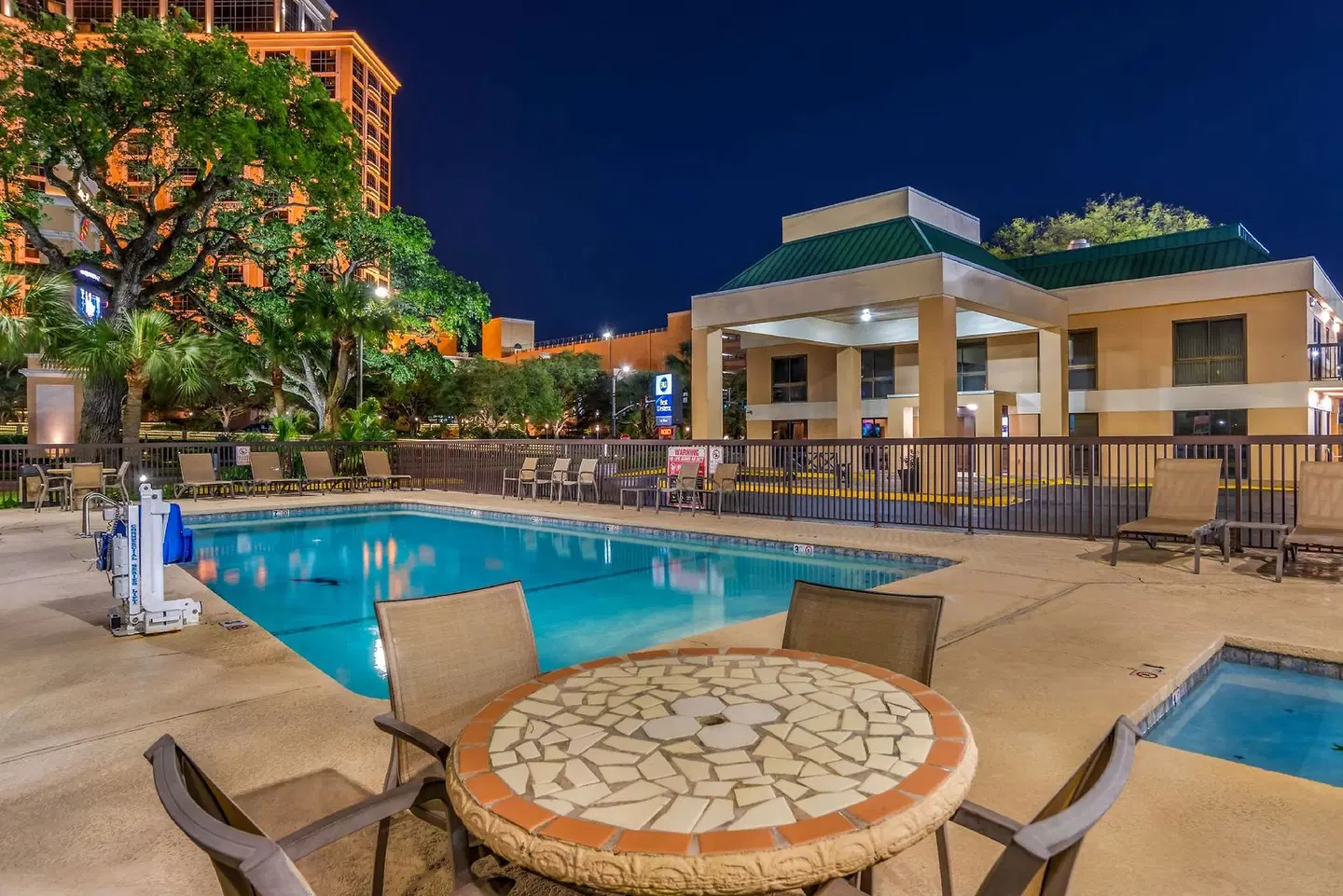 Best Western Oak Manor Terrasse