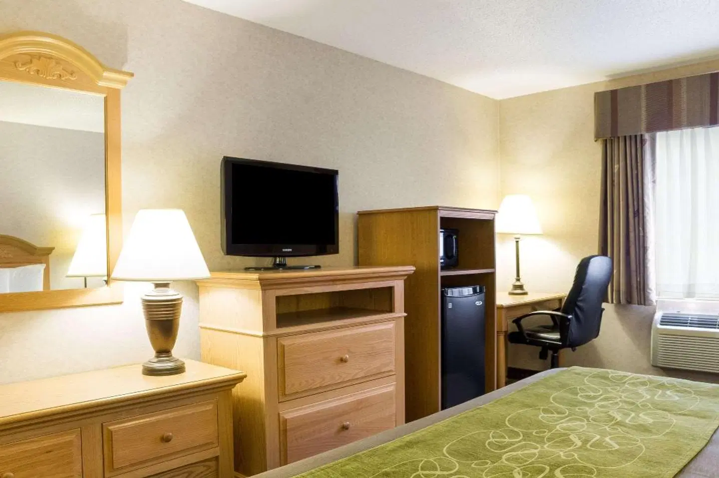 Comfort Inn & Suites - Custer ROOM_EXAMPLE