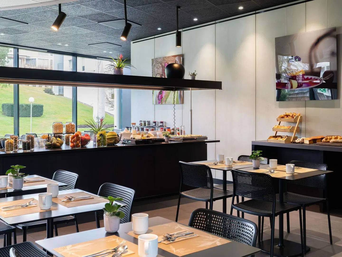 Novotel Suites Geneve Aeroport Hotel Restaurant