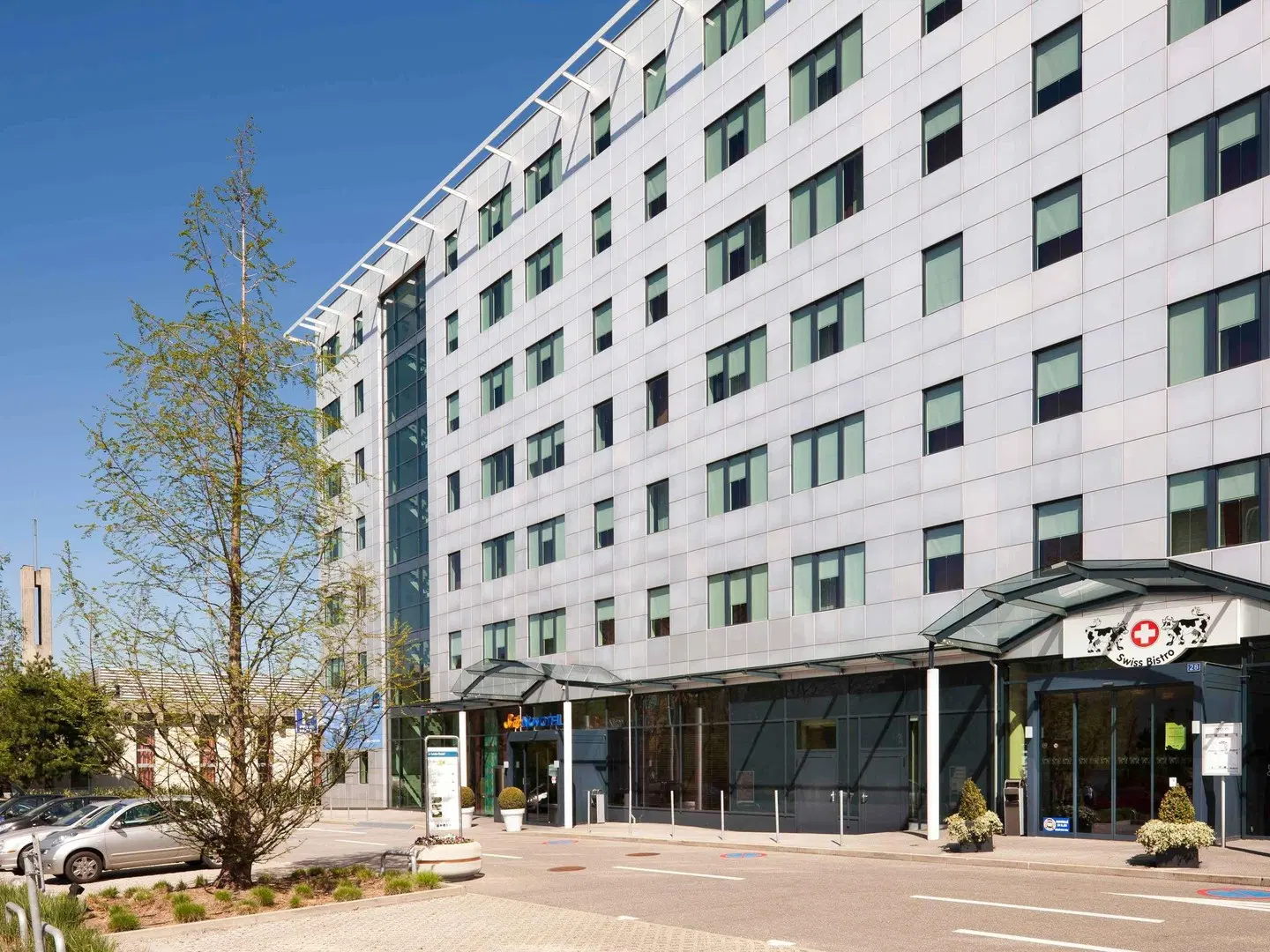 Novotel Suites Geneve Aeroport Hotel EXTERIOR