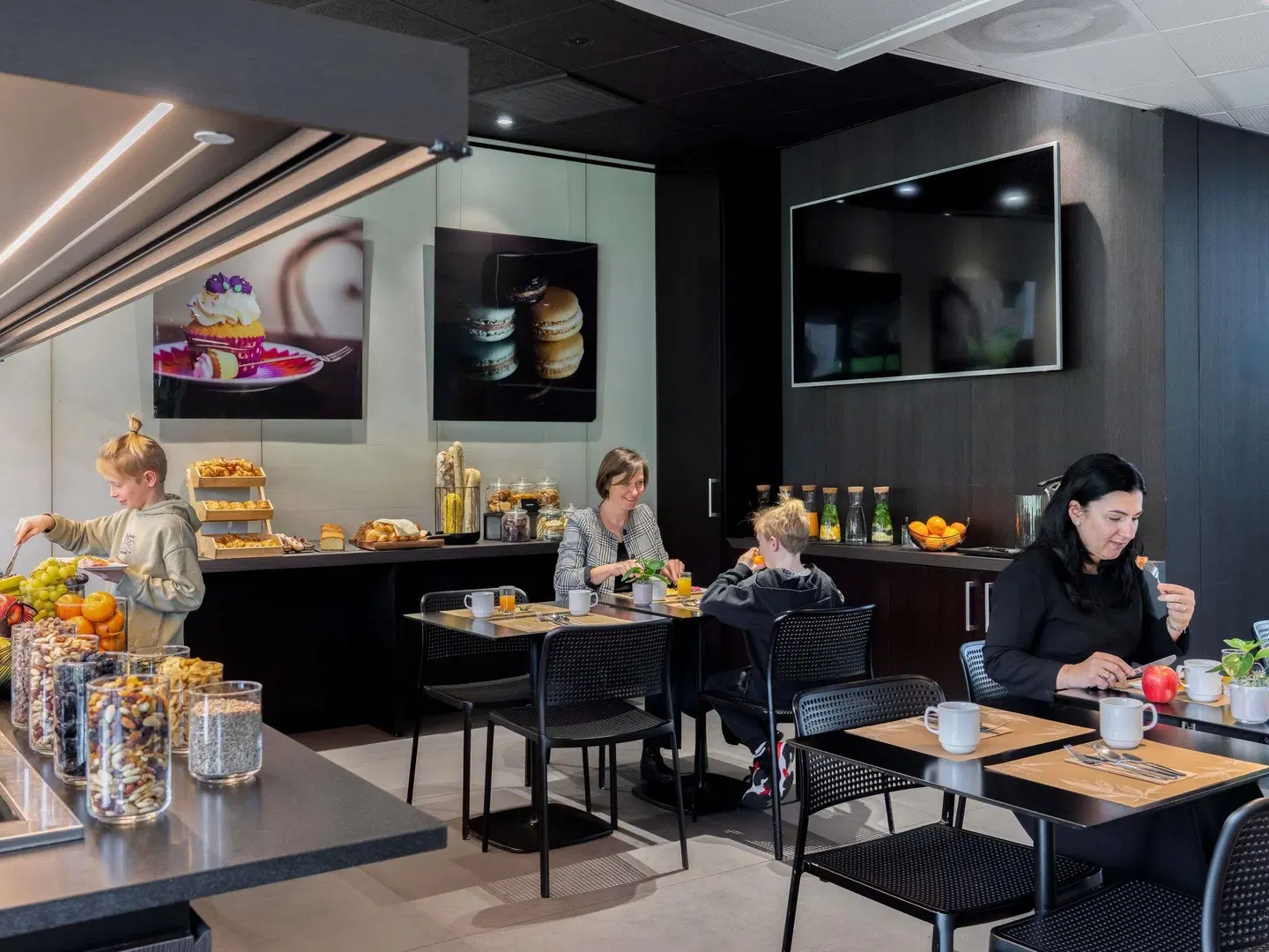 Novotel Suites Geneve Aeroport Hotel Restaurant