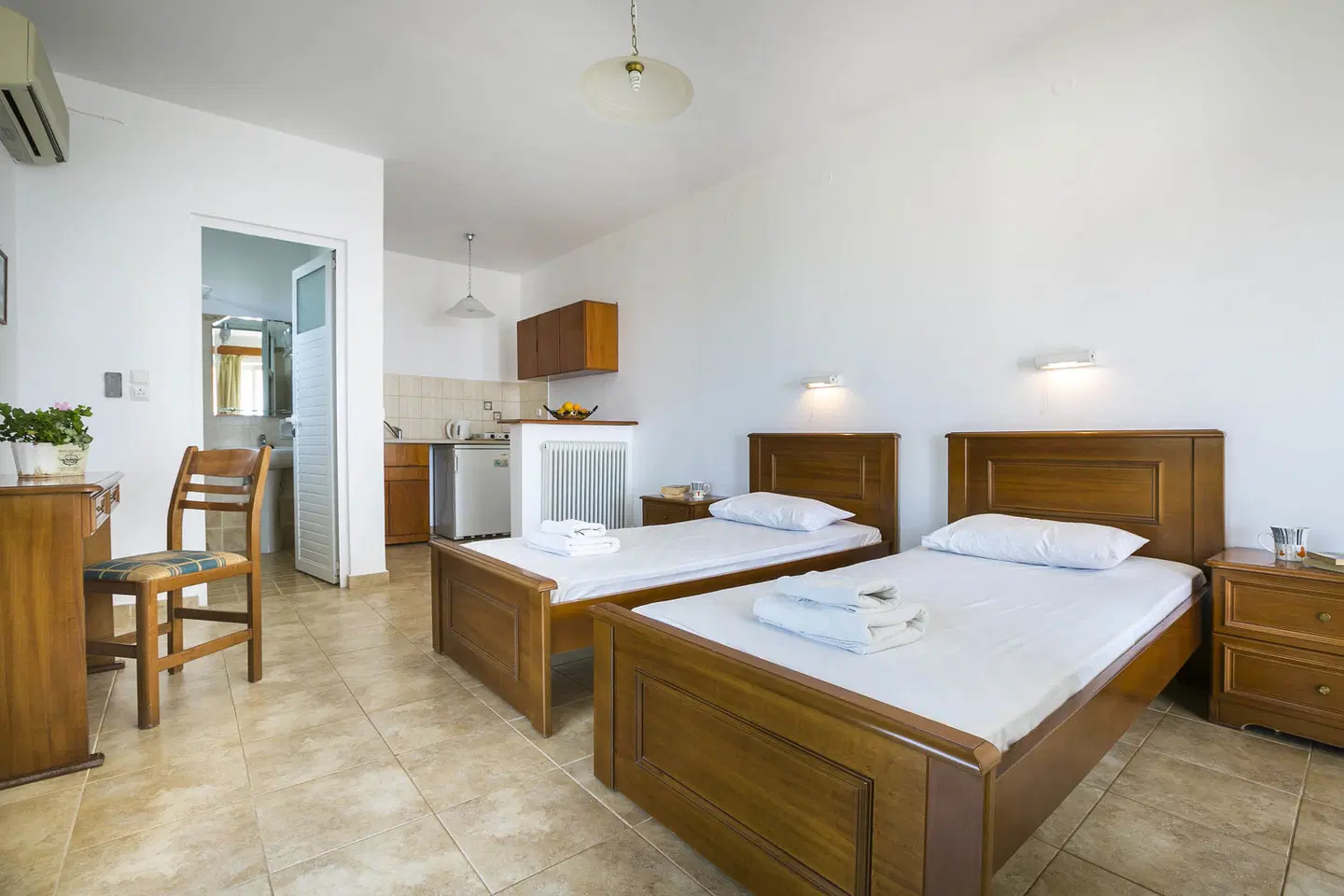 Saoulas Studios ROOM_EXAMPLE
