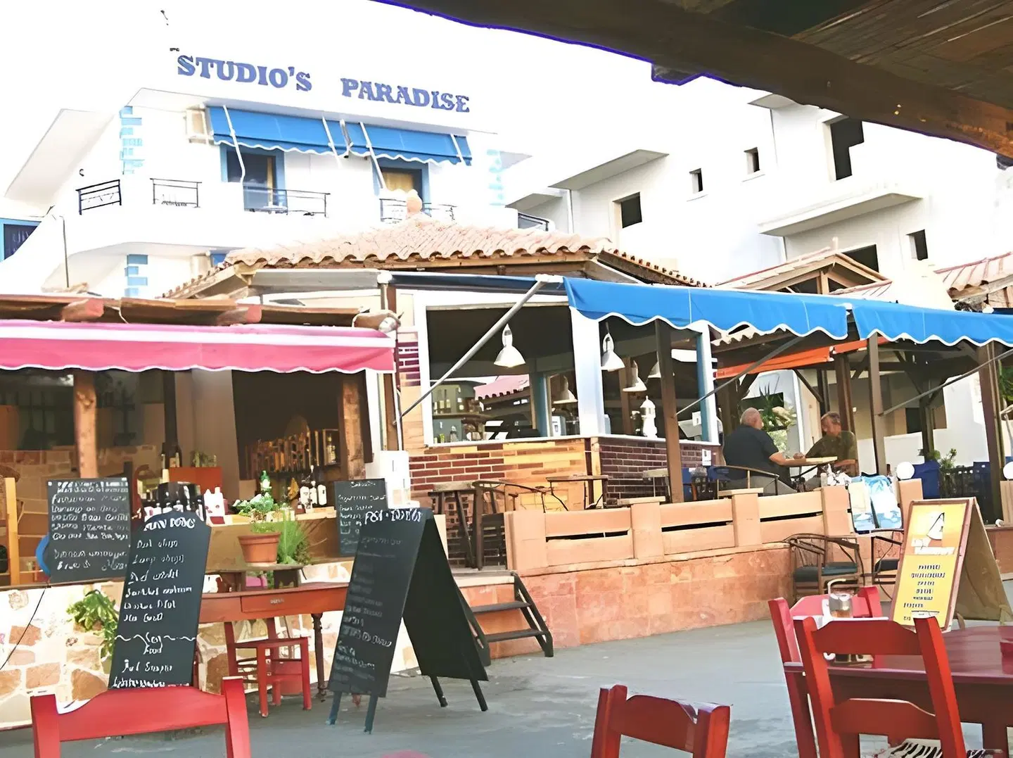 Studios Paradise Restaurant