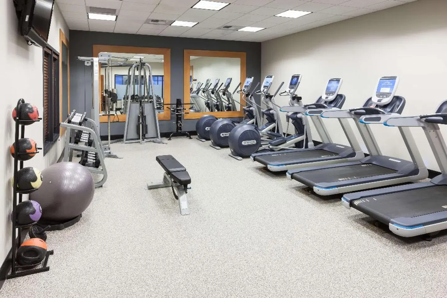 Embassy Suites by Hilton Anchorage SPORTS_AND_LEISURE