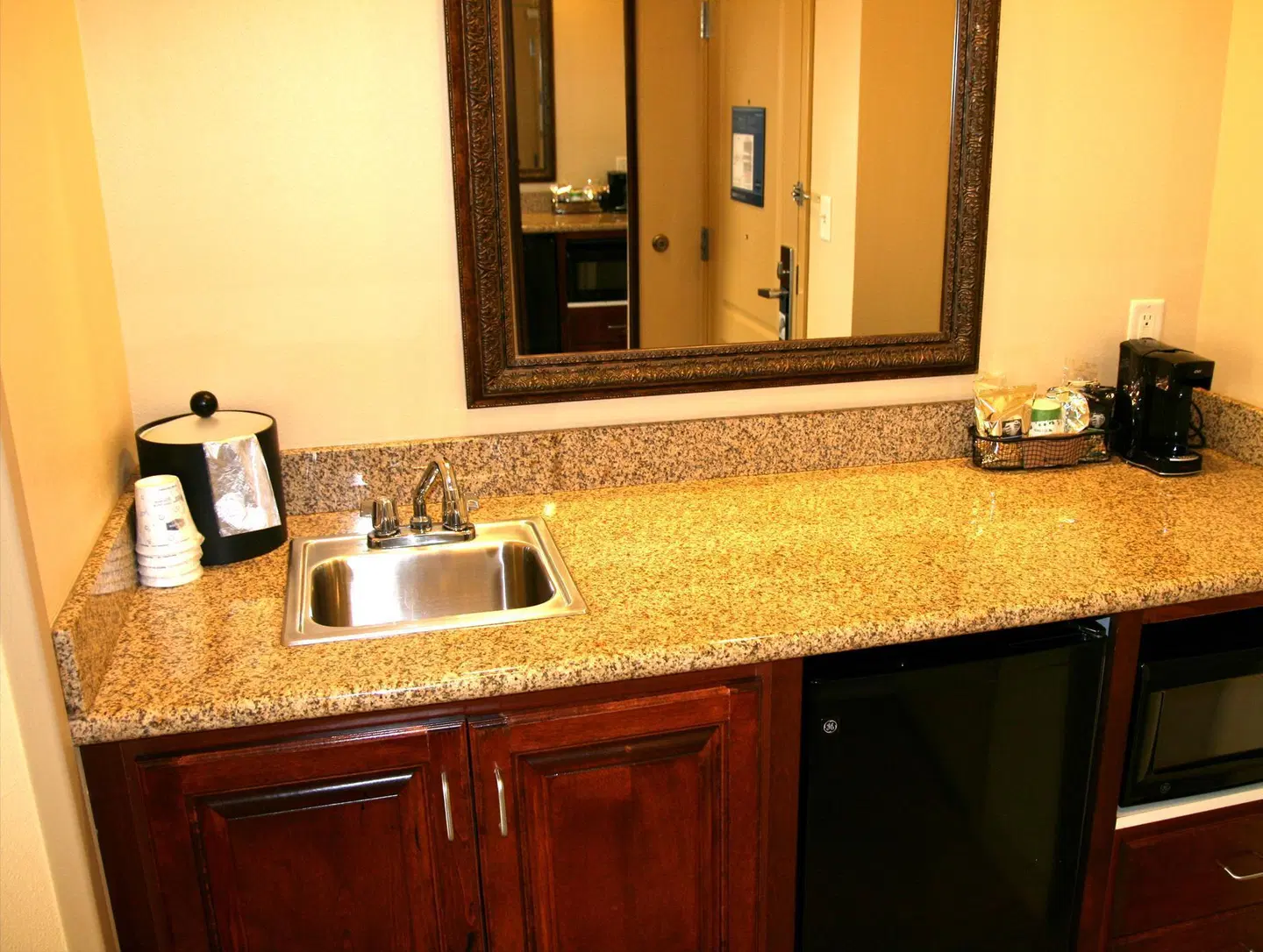 Hampton Inn Lincoln ROOM_EXAMPLE