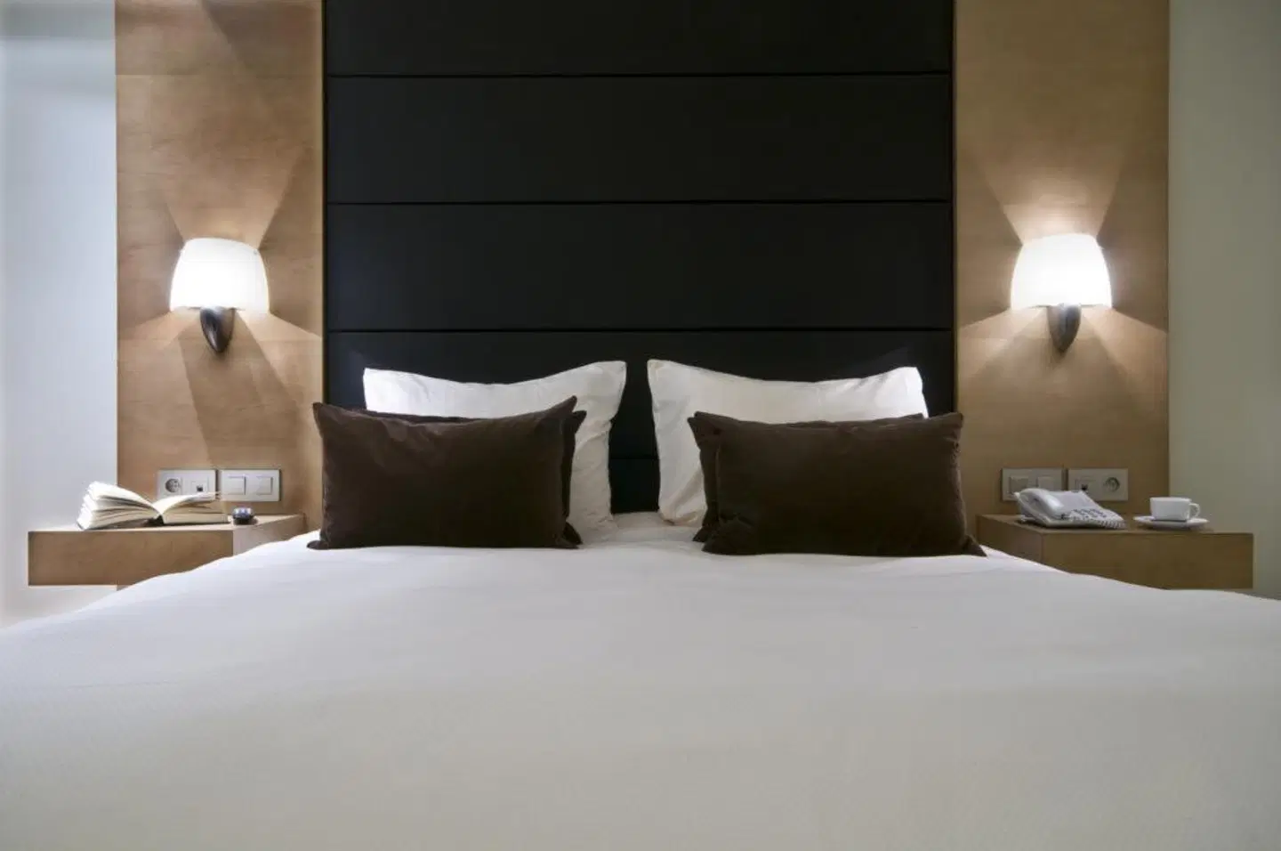 B-Aparthotels Montgomery ROOM_EXAMPLE