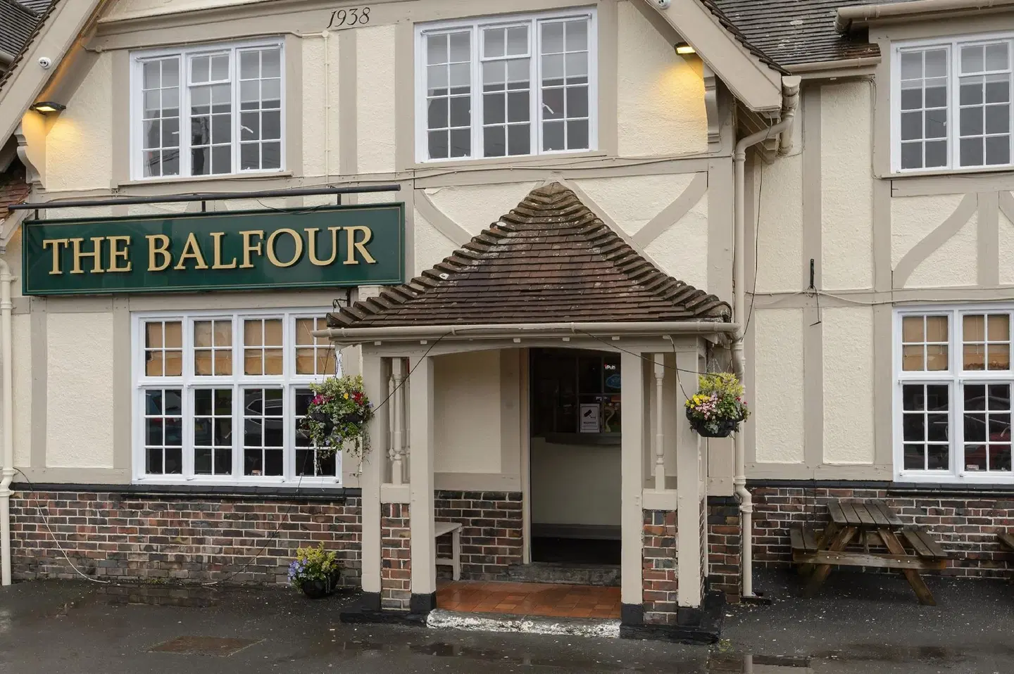 Balfour Arms EXTERIOR