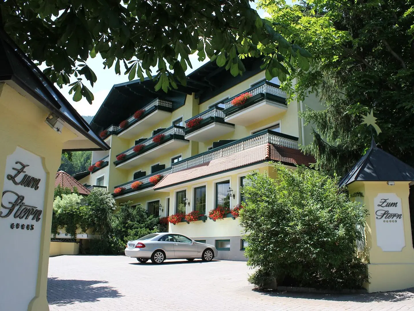Sonnenhotel Zum Stern EXTERIOR