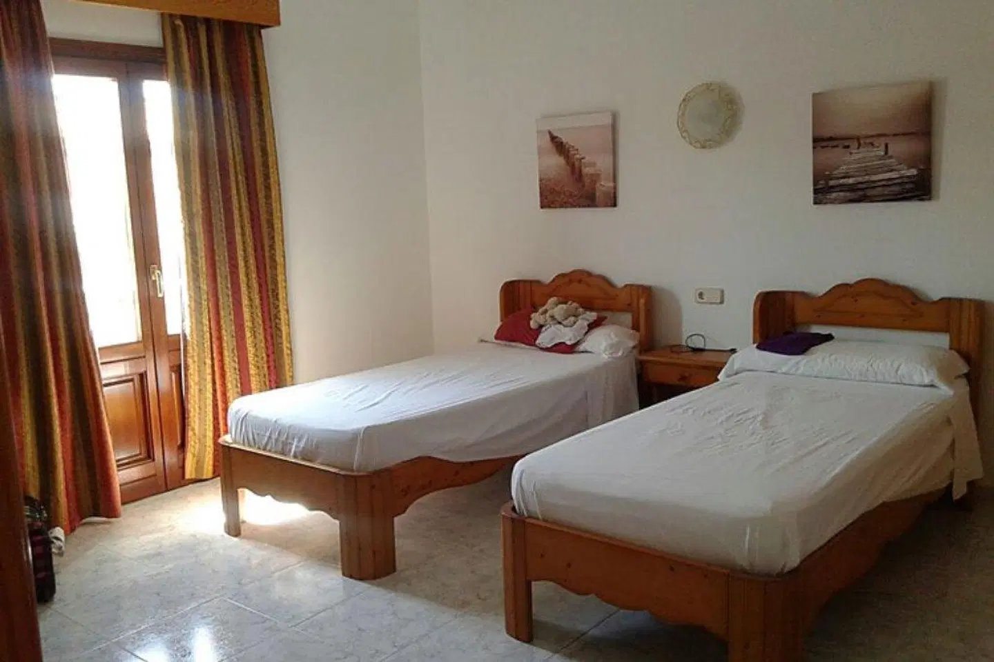Can Gallu Hostal ROOM_EXAMPLE