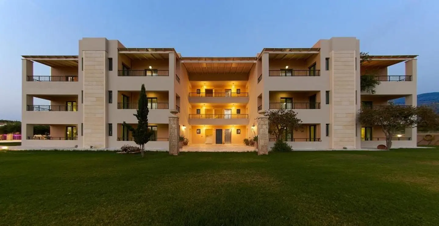 Golden Bay Apartments - Garden Haven EXTERIOR