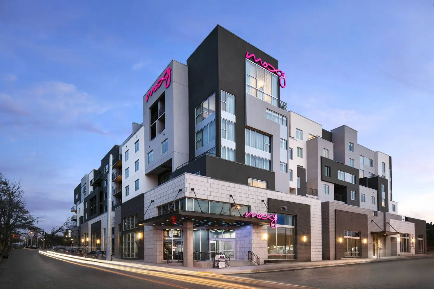 Moxy Nashville Vanderbilt at Hillsboro Village EXTERIOR