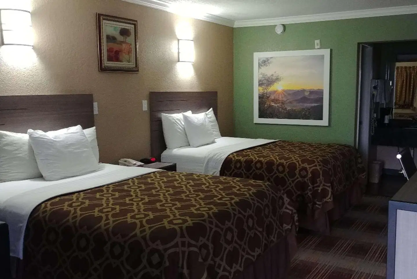 Days Inn by Wyndham Houston East ROOM_EXAMPLE