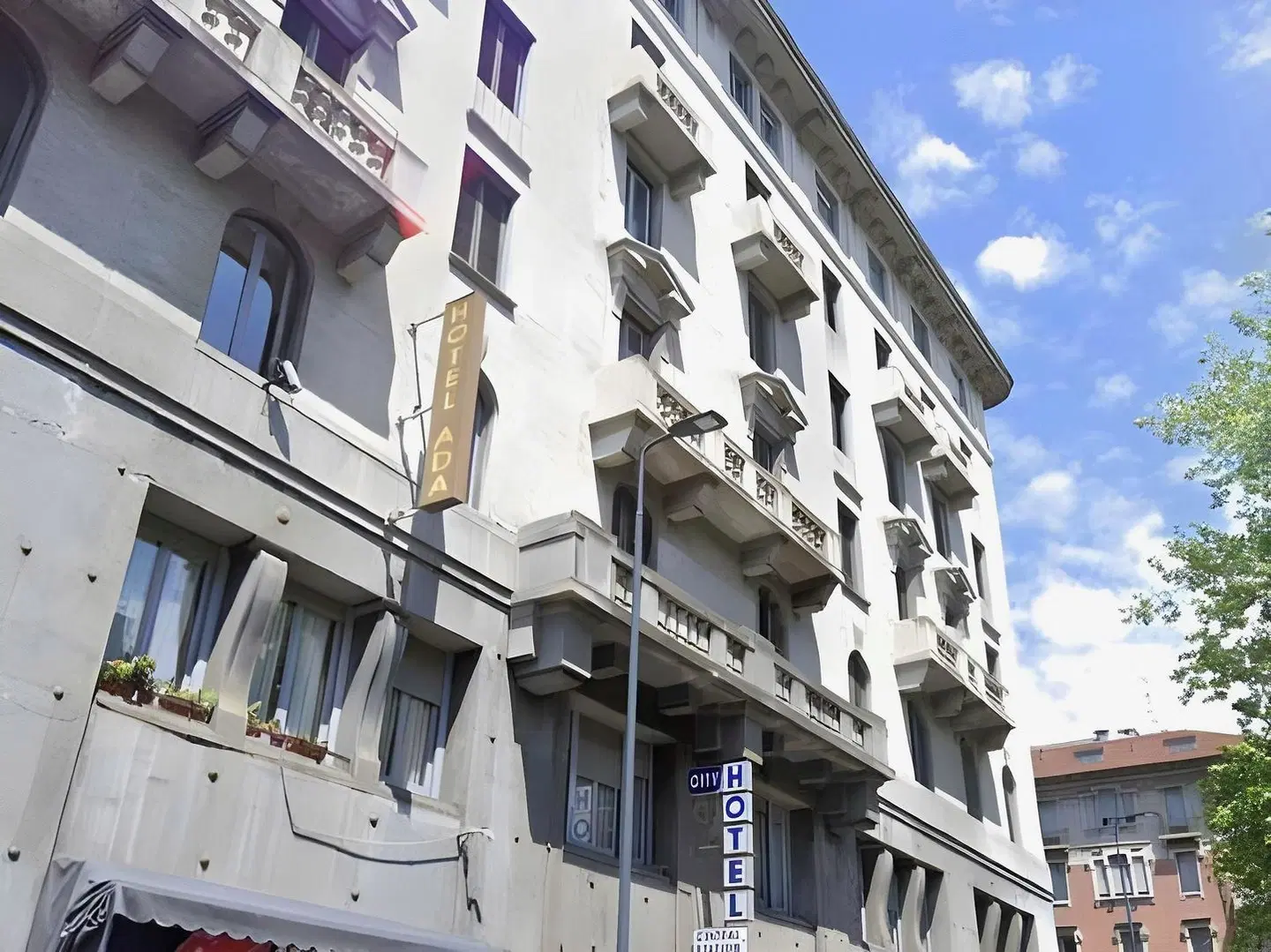 Hotel Metropoli EXTERIOR
