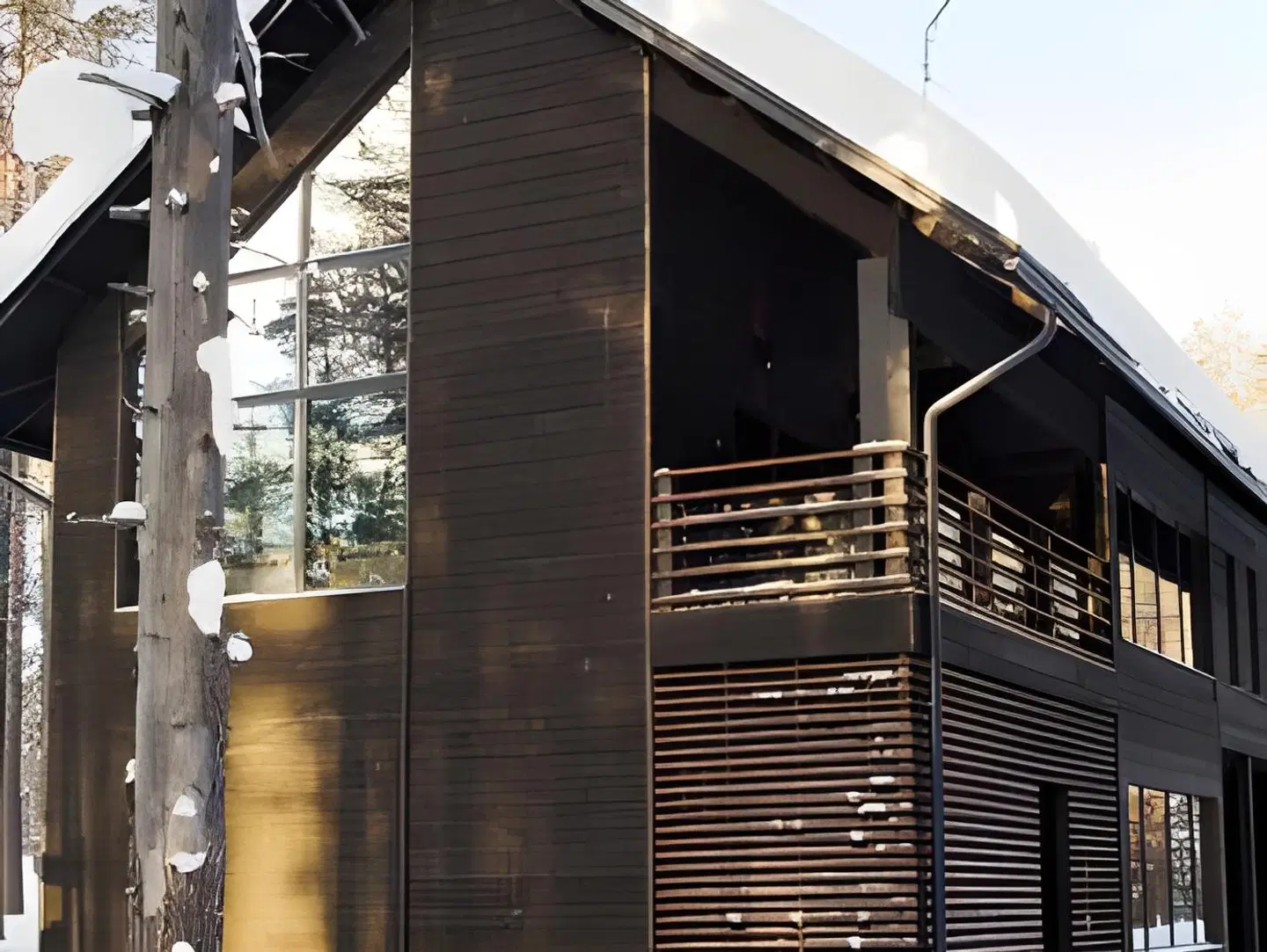 Levi Spirit EXTERIOR