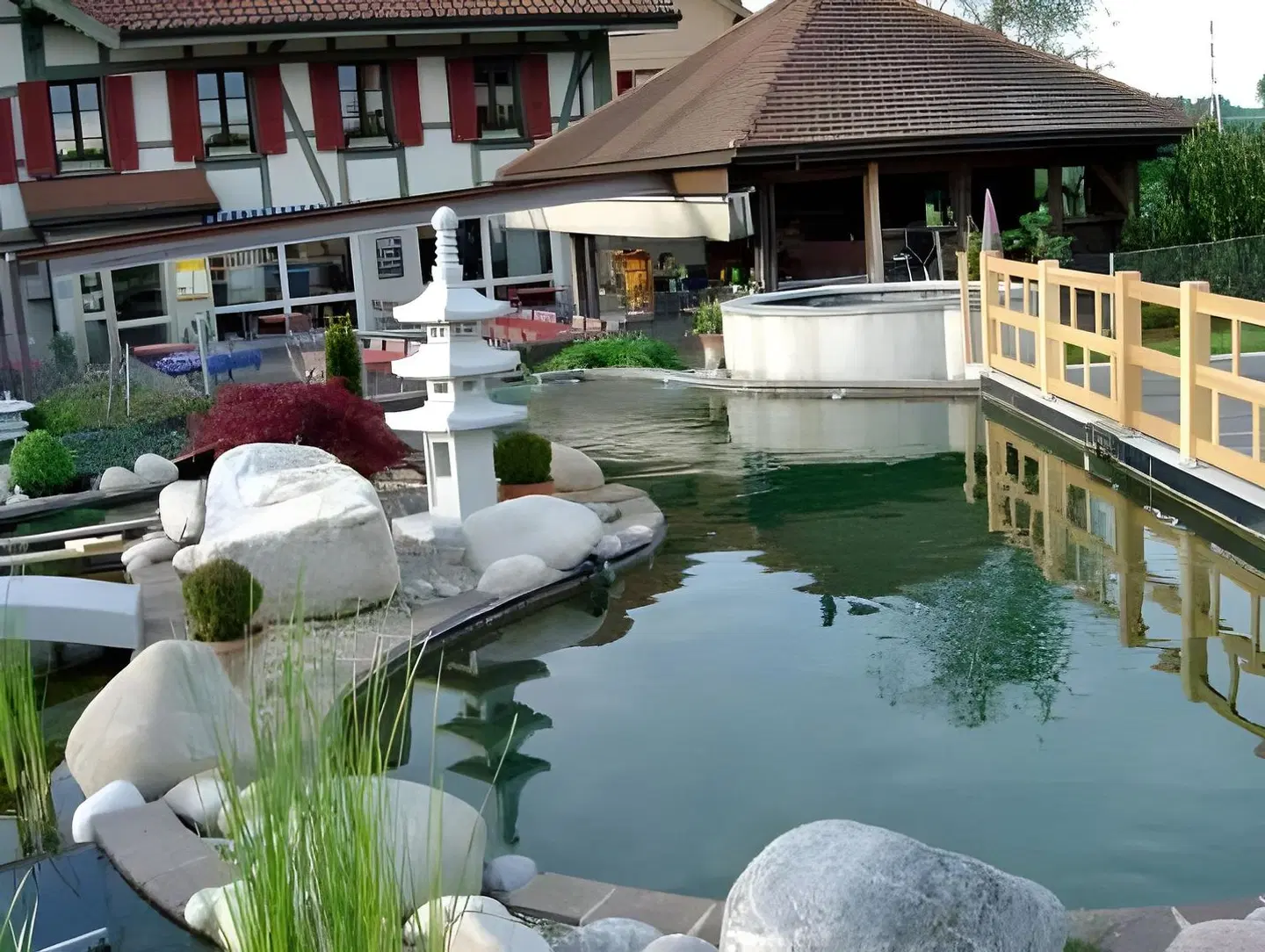 Koi-Gartenteich Terrasse