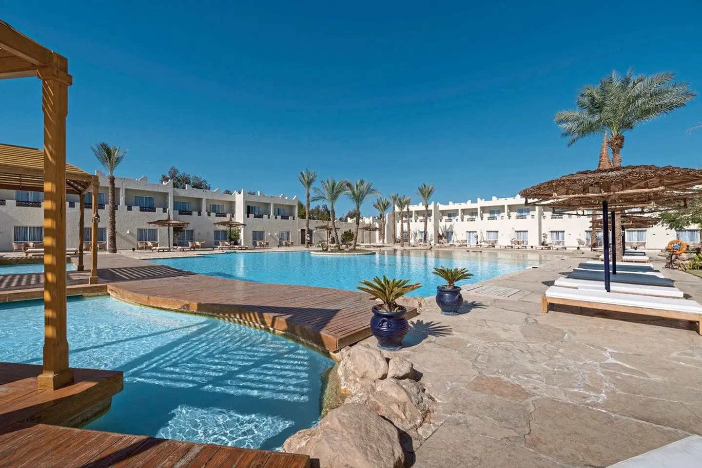 Reef Oasis Beach Resort OUTDOOR_POOL