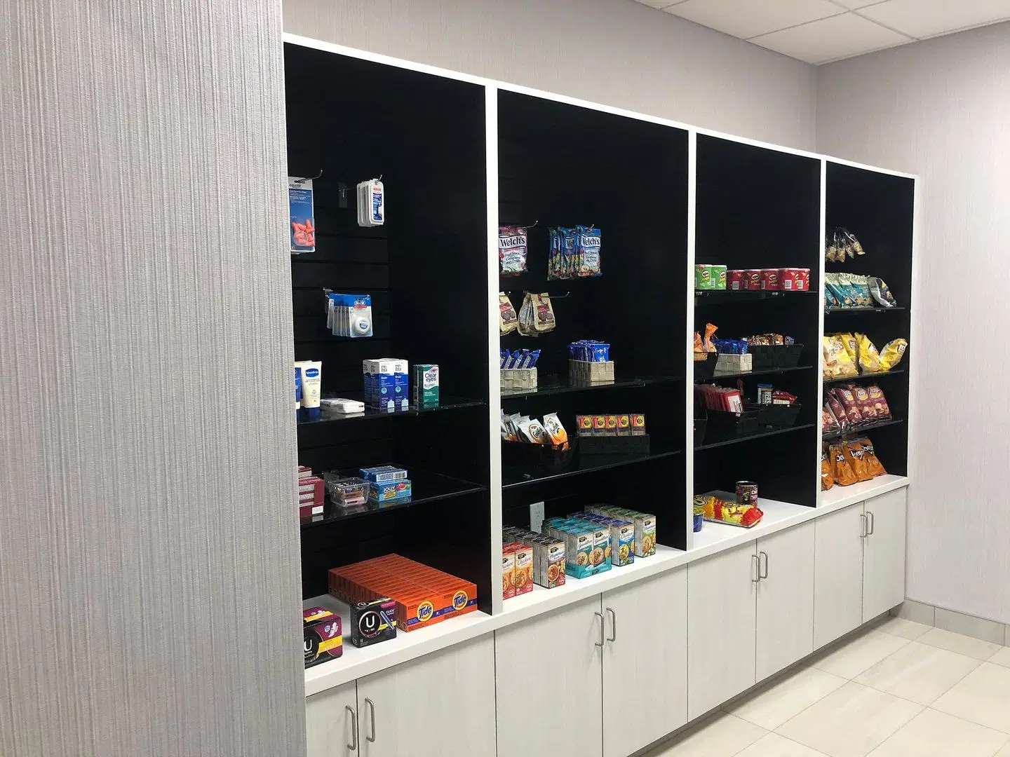 Holiday Inn Express & Suites Halifax Airport by IHG Restaurant
