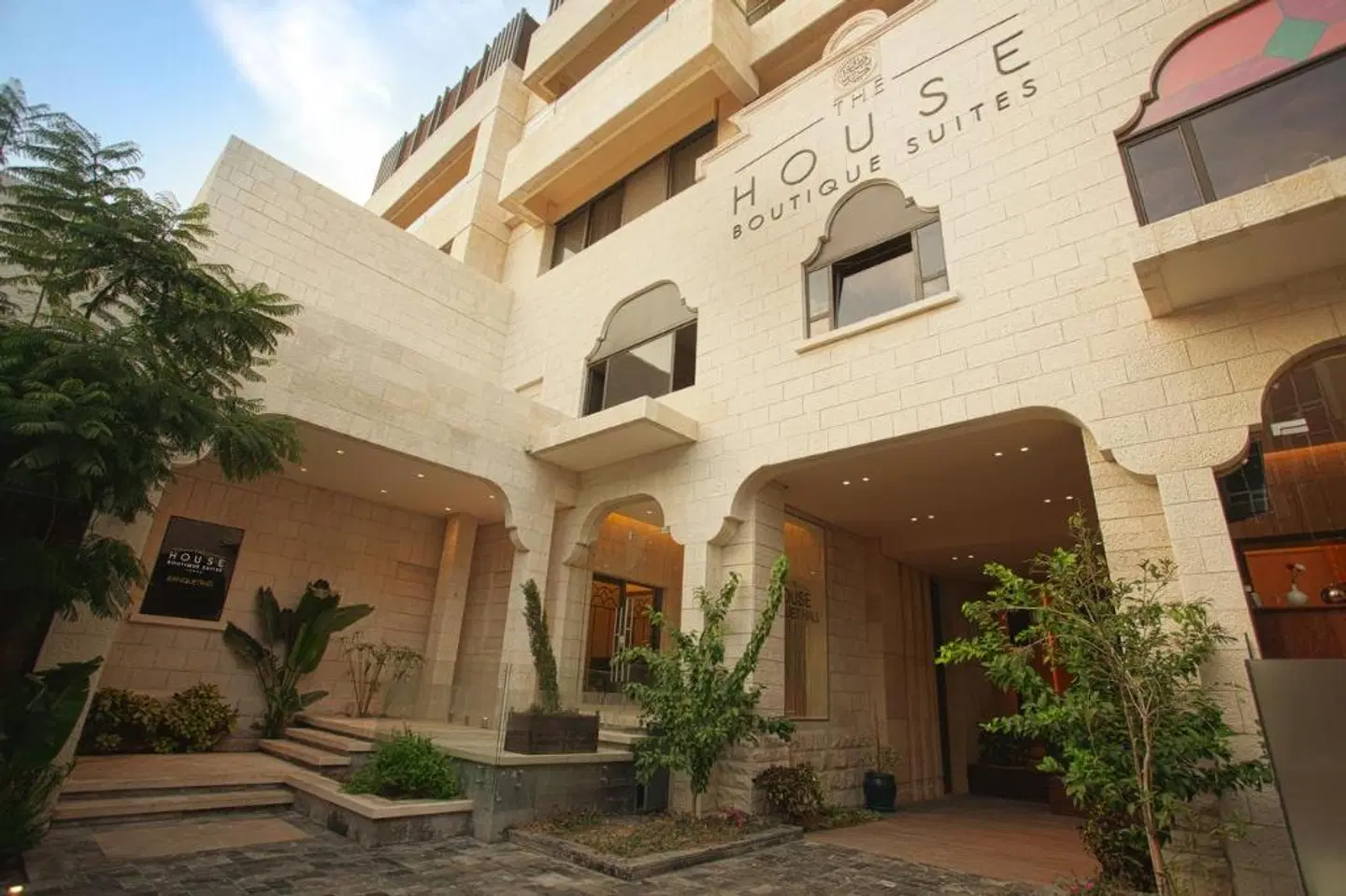 The House Boutique Suites EXTERIOR