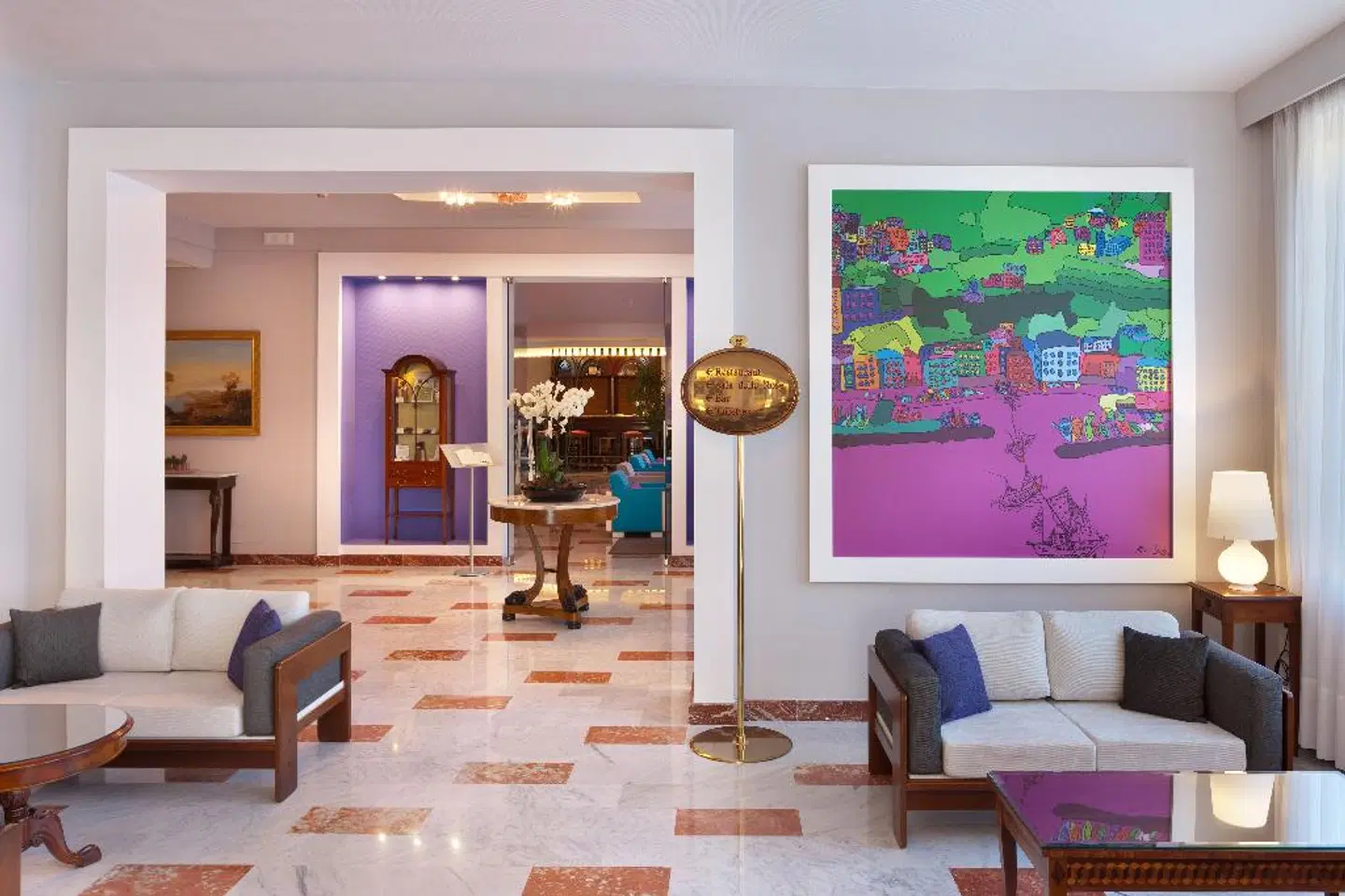 Continental LOUNGE_LOBBY