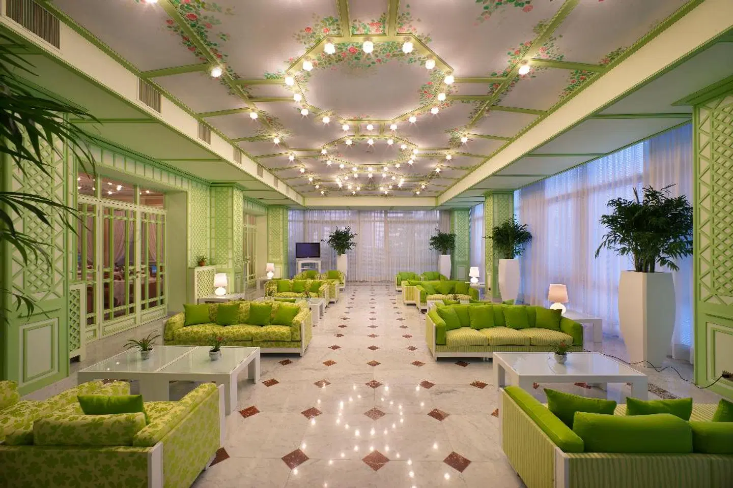 Continental LOUNGE_LOBBY