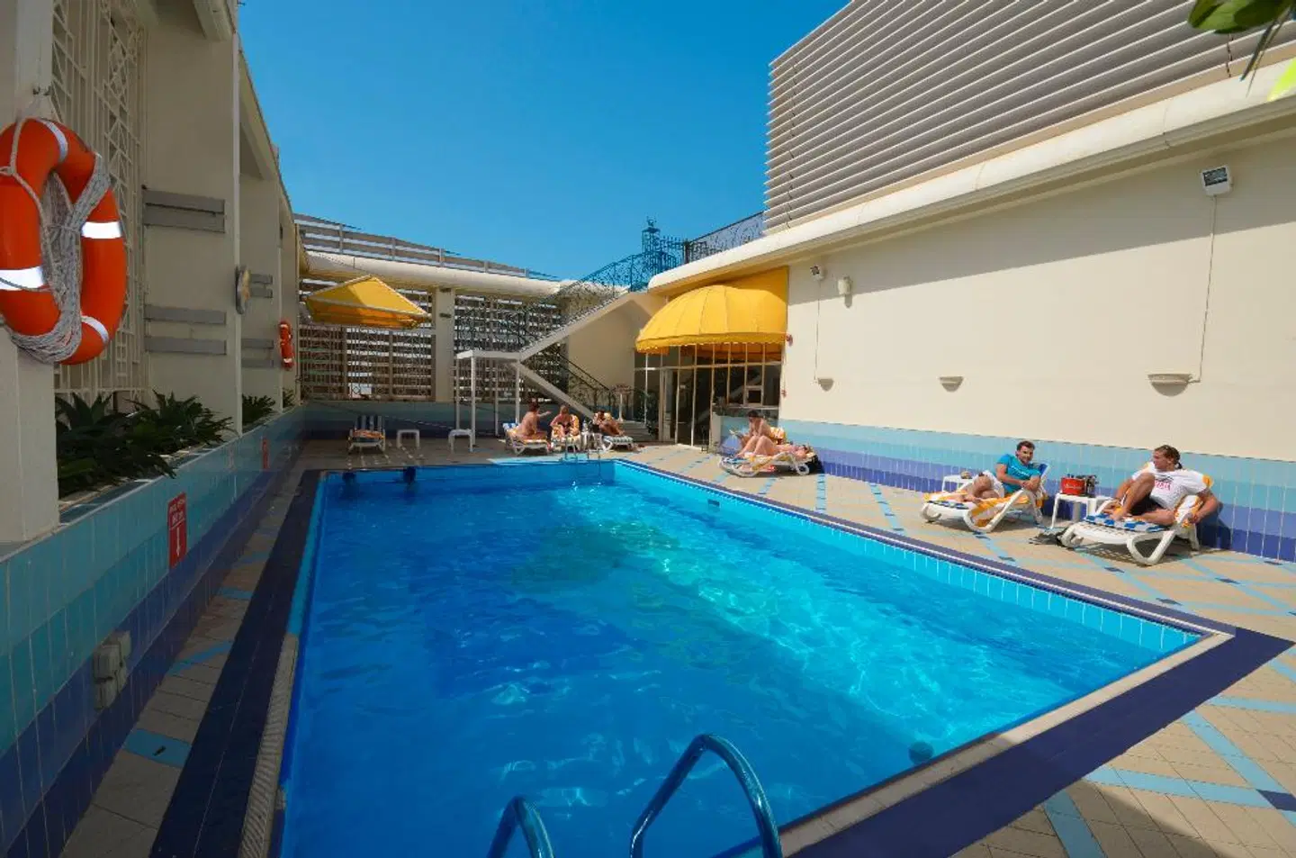 Copthorne Downtown Abu Dhabi OUTDOOR_POOL
