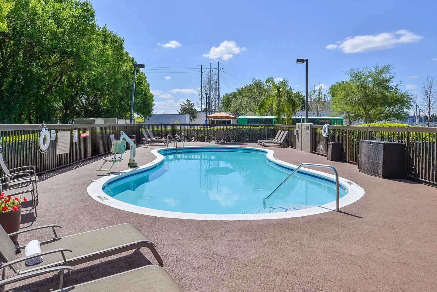 Hampton Inn closest to Universal Orlando OUTDOOR_POOL