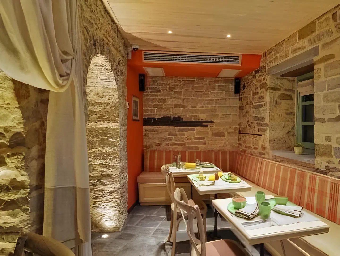 Aithrio Restaurant