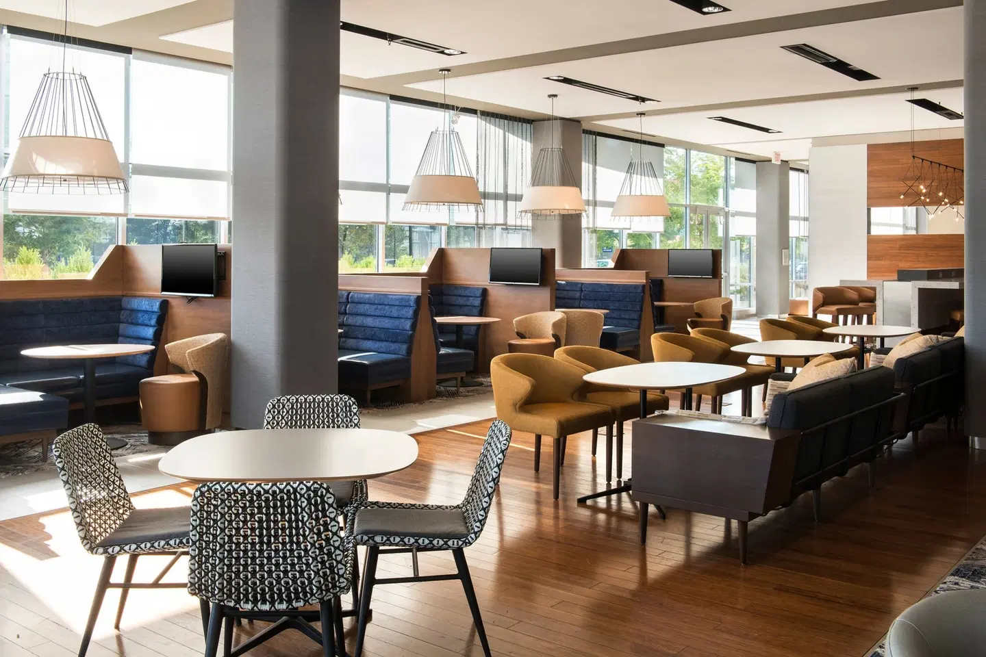 Courtyard by Marriott Philadelphia South at The Navy Yard Restaurant